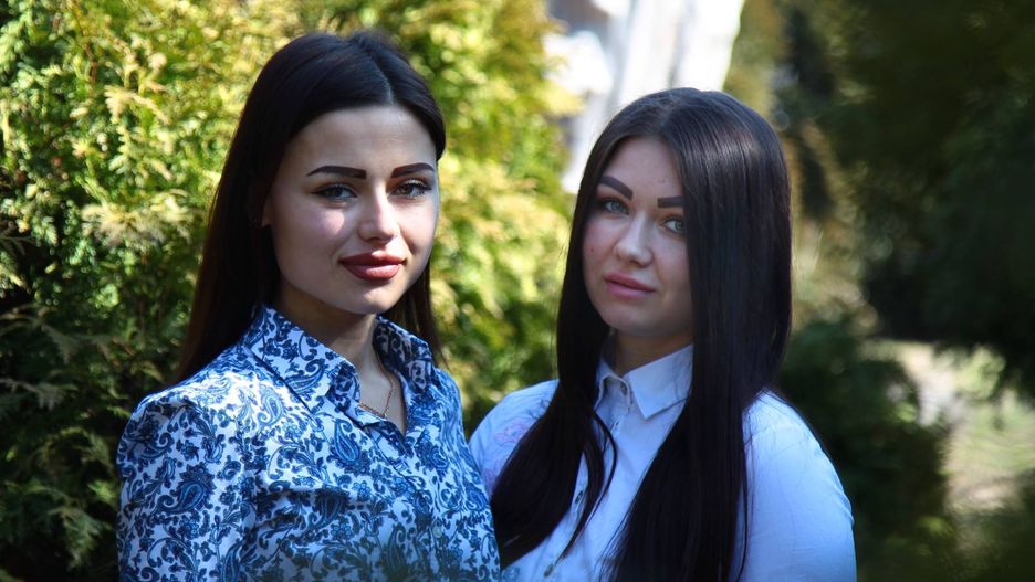 Katia i Lena próbują odbudować swoje życie w Polsce