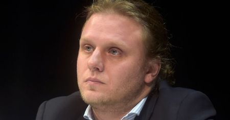 Warszawski grób Piotra Woźniaka-Staraka ZBURZONY. Tak dziś wygląda miejsce spoczynku producenta (ZDJĘCIA)