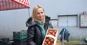 Są już krajowe truskawki na targowiskach w Radomiu. Cena owoców na razie odstręcza klientów. Czy będzie taniej?