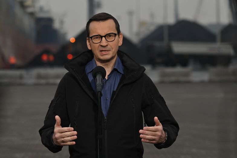 GDANSK, POLAND - OCTOBER 22:
Mateusz Morawiecki, Prime Minister of Poland, is seen during a press conference inside the Port of Gdansk on October 22, 2022 in Gdansk, Poland.
The energy crisis is slowly heating up in Poland. More and more coal is now arriving at Polish ports, to be distributed across the country. (Photo by Artur Widak/Anadolu Agency via Getty Images)