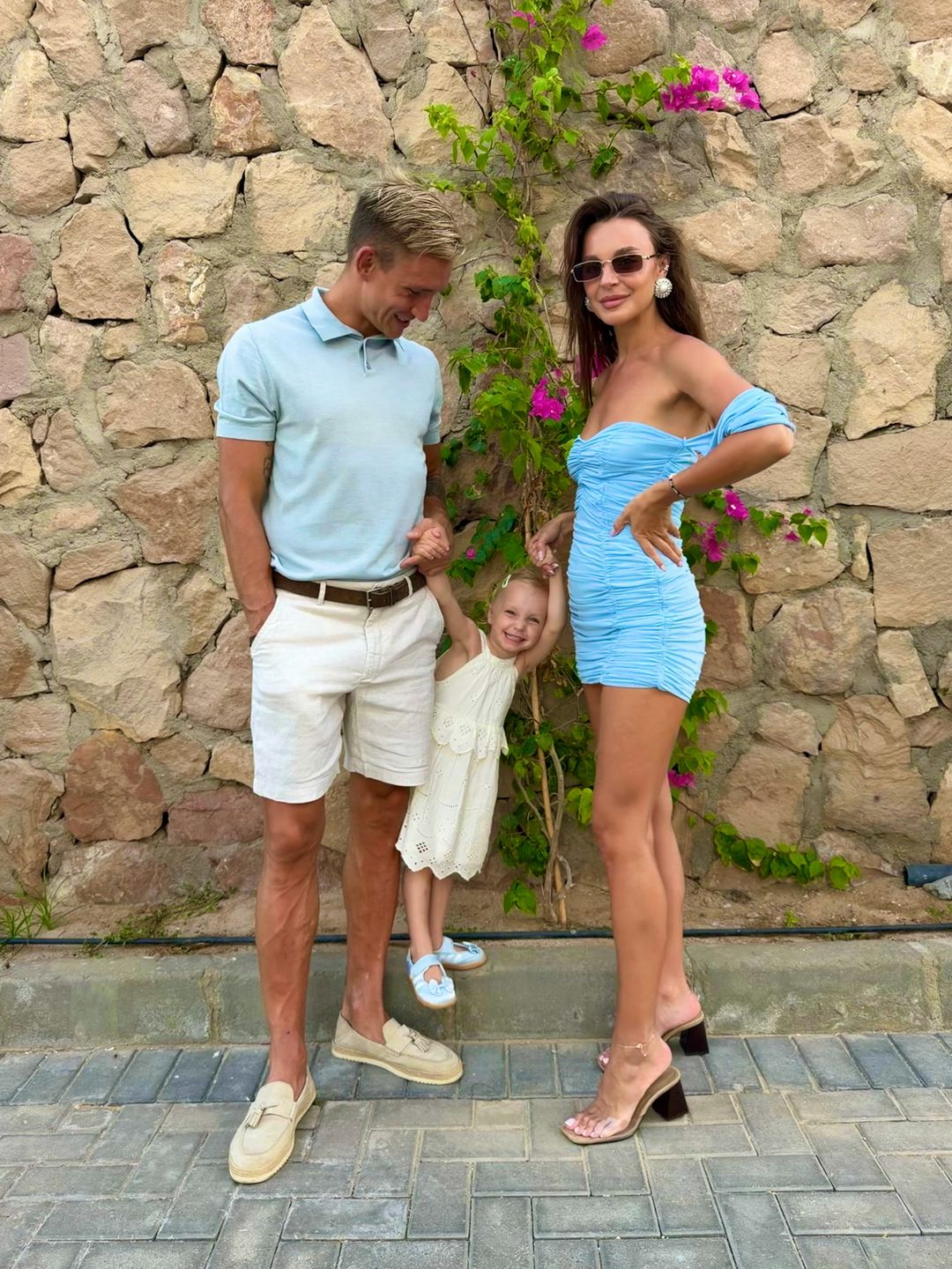 Paulina i Jakub Rzeźniczakowie z córką