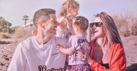 Robert Lewandowski opublikował zdjęcie z córką. Słodyczy stało się zadość