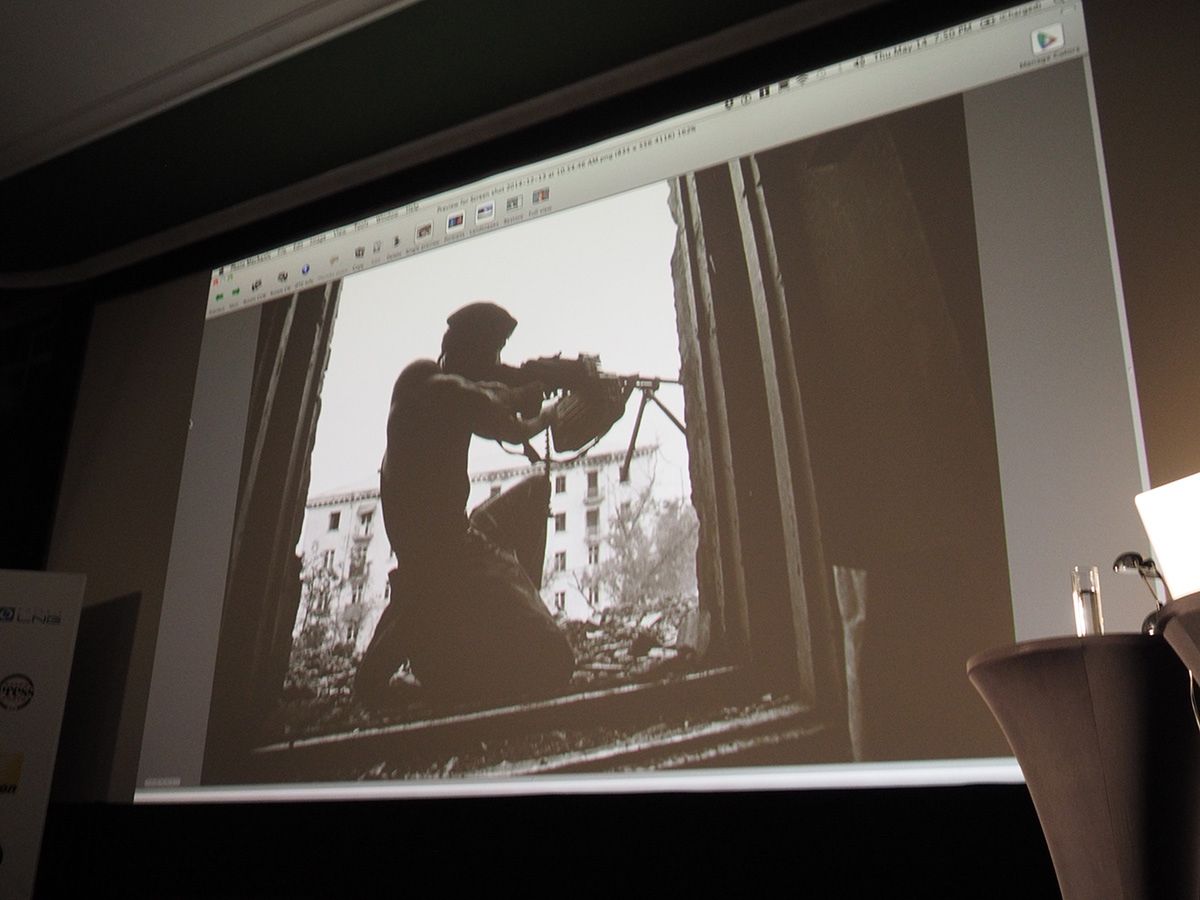 W czasie gali Grand Press Photo zaprezentował swoje zdjęcia i opowiedział o kilku projektach między innymi o przejściu z fotografii wojennej do fotografowania w Białym Domu. Ciekawostką było stwierdzenie, że fotografia konfliktów jest bardzo egoistycznym zajęciem, mimo fasady pomocy innym ludziom.