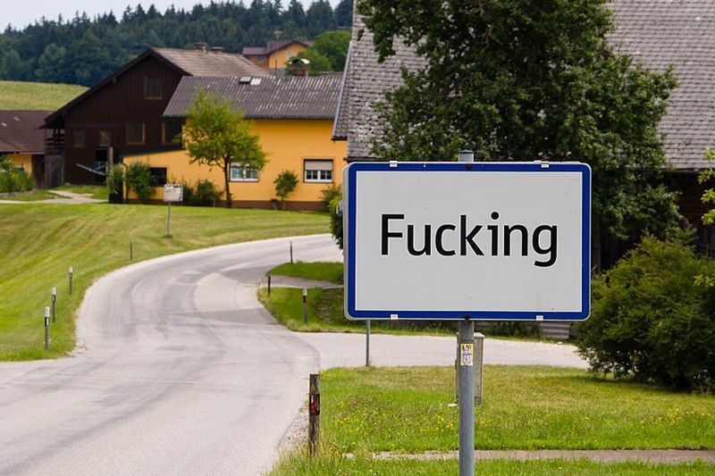 Mieszkańcy Fucking w Austrii są zmęczeni kradzieżami znaku z nazwą miejscowości