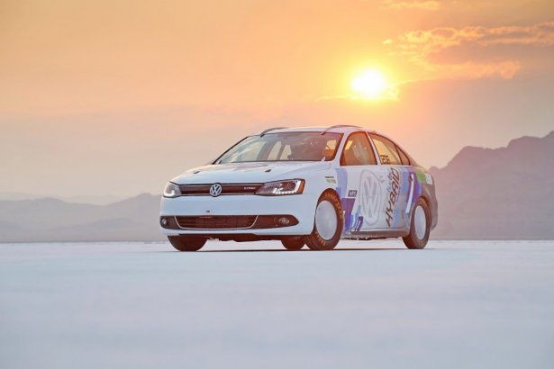 VW Jetta Hybrid ustanowił nowy rekord prędkości samochodów hybrydowych [aktualizacja]