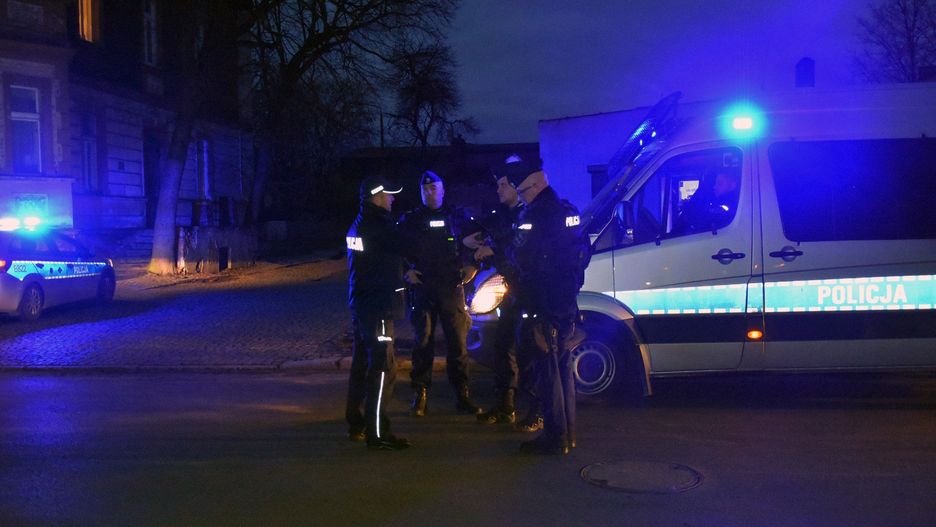 W Toruniu doszło do wycieku gazu. Na miejscu wszystkie służby.