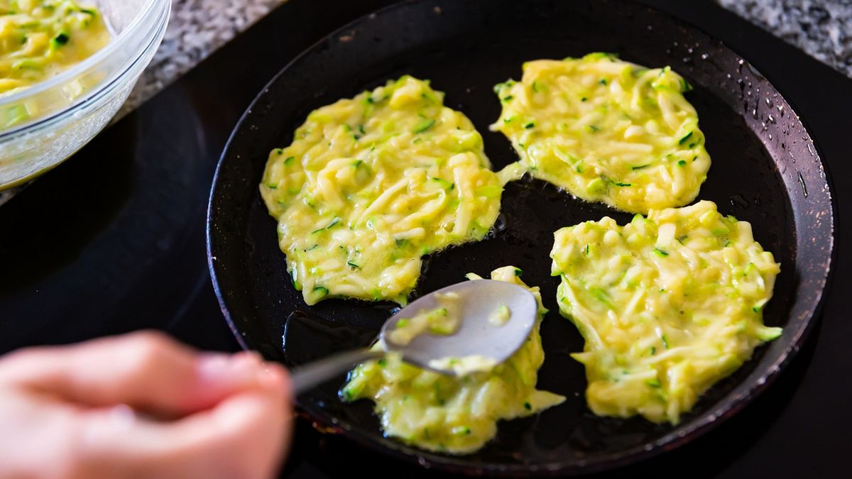 Najlepszy obiad na piątek - placki z cukinii