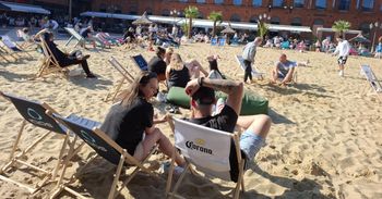 Letni chill na plaży w sercu Łodzi w Manufakturze