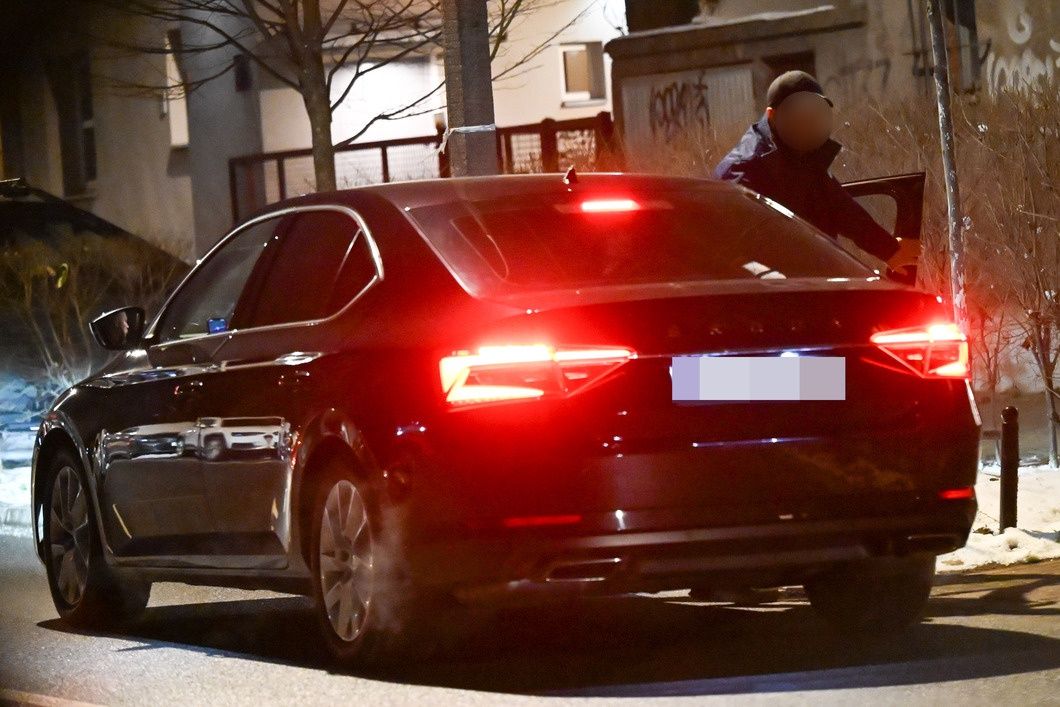 Kinga Duda przybyła do weterynarza z szoferem i ochroniarzem