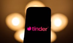 "Stalker z Tindera" wyszedł z aresztu. Kobieta przekazała, co jej powiedział