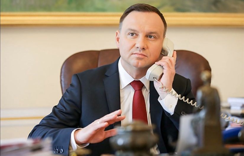 Andrzej Duda dał się wkręcić rosyjskim pranksterom