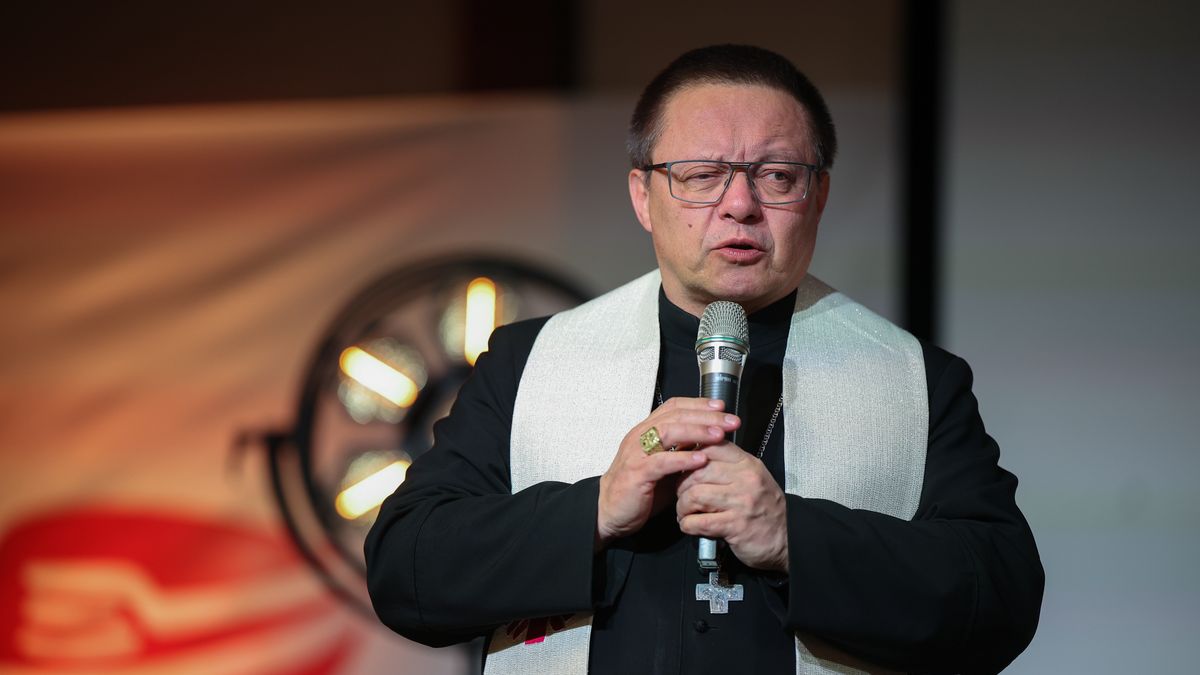 Łukasz Gągulski
Boże Narodzenie, caritas, duchowieństwo, duchowny, pomoc, posiłek, potrzebującym, ubogich, wigilia