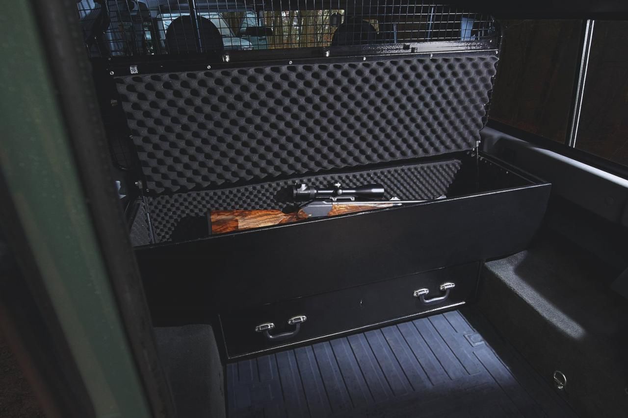 Land Rover Defender Blaser Edition
