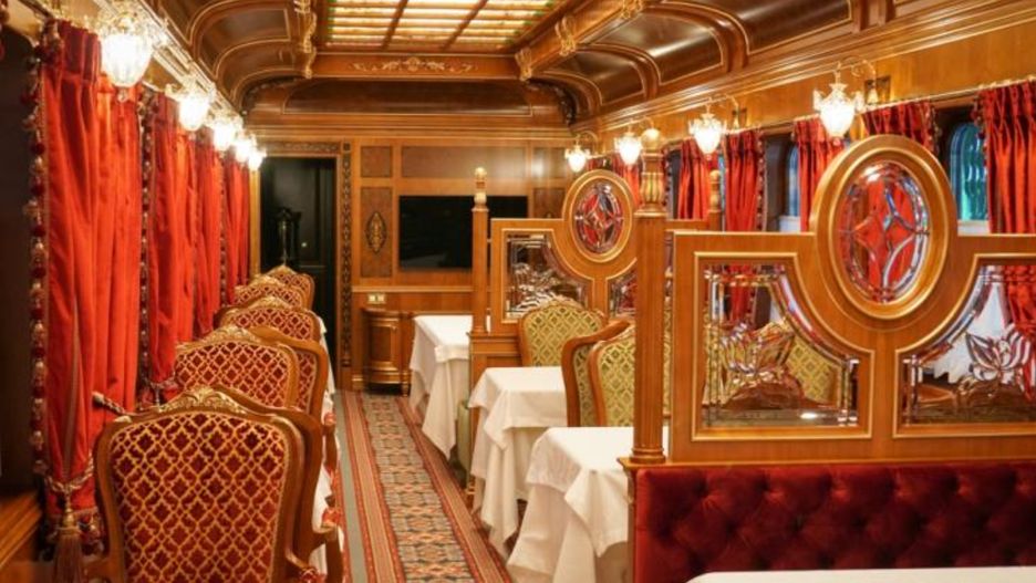 Na zdjęciu wagon restauracyjny oligarchy Wiktora Medwedczuka