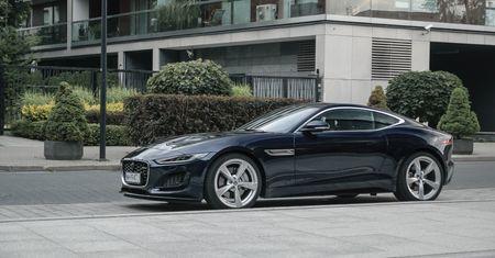 Jaguar ma pomysł. Jaki? Sprytny: nie będzie sprzedawał aut