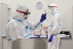 Tak szybko roznosi się Omikron. Nowe ustalenia WHO