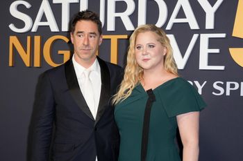 Amy Schumer i Chris Fischer rozstali się. Ale wciąż mieszkają razem