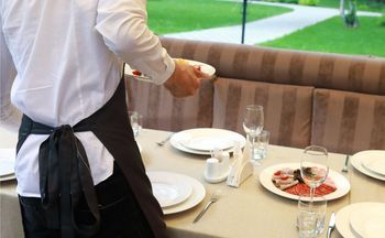 "Odwrócony napiwek". Nie zdziw się, gdy dostaniesz w restauracji