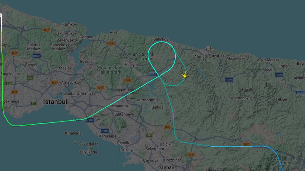 Samolot z Polakami krążył nad Stambułem, gdzie ostatecznie miał 