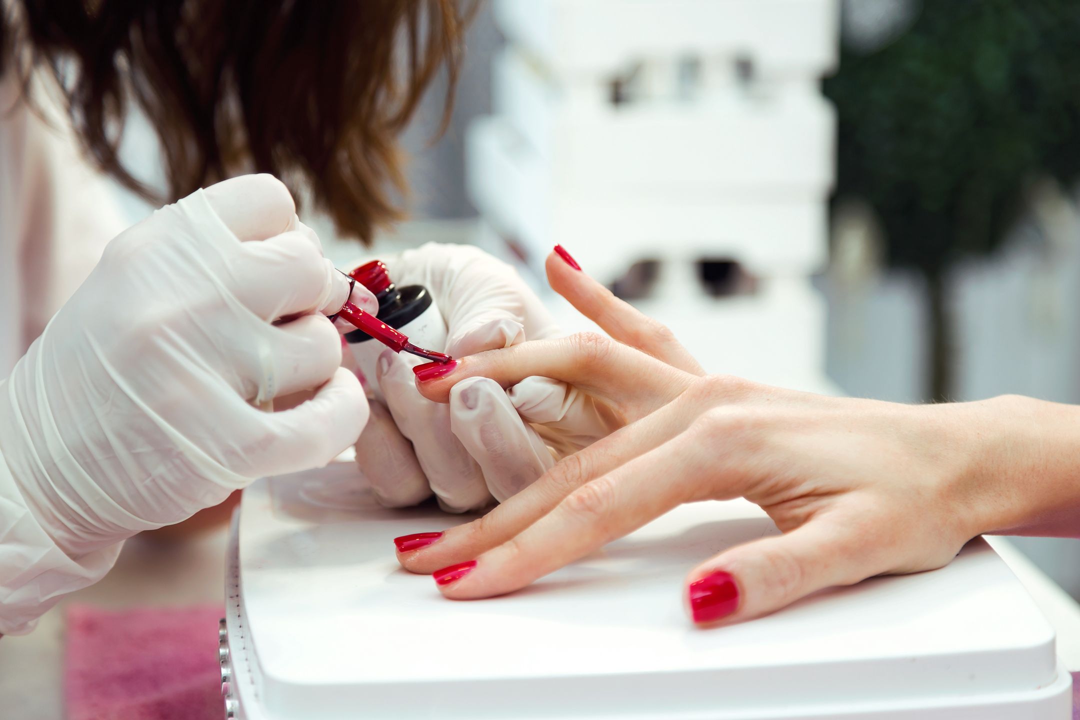 Jaki manicure najlepiej pasuje dojrzałym kobietom? 
