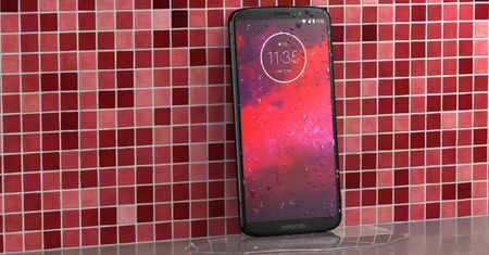 Motorola Moto Z3 oficjalnie zaprezentowana - będzie obsługiwać sieci 5G