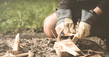 Złotoryja. 14-latek zginął zmiażdżony przez konar. Dzieci wcześniej same podcięły drzewo