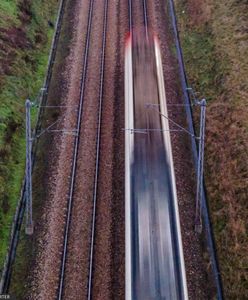 O włos od tragedii w Zielonej Górze. 13-latkowie ustawili blokadę na torach