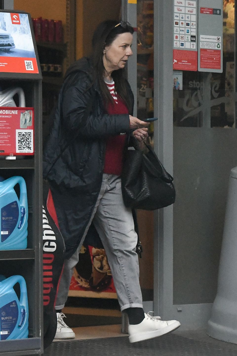 Agata Kulesza "przyłapana" na stacji paliw