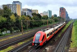 Warszawa. Opóźnienia i przestoje kolejowe. Zepsuty skład utknął na Powiślu