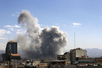 Ormuz w ogniu. Analityk przedstawia najgorszy scenariusz dla rynków