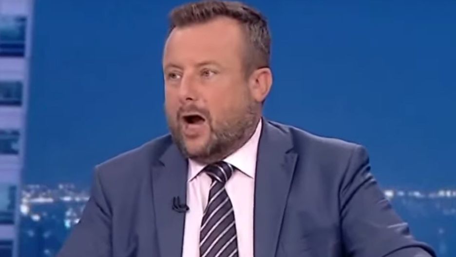 Adrian Klarenbach jest dziennikarzem TVP Info