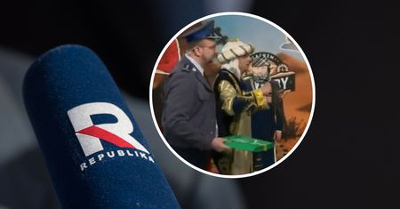 Kuriozalne sceny w Republice. Kabaret z wejścia do Sakiewicza