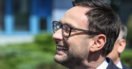 Obajtek unika służb. Były policjant: Tu nie chodzi o namierzenie człowieka