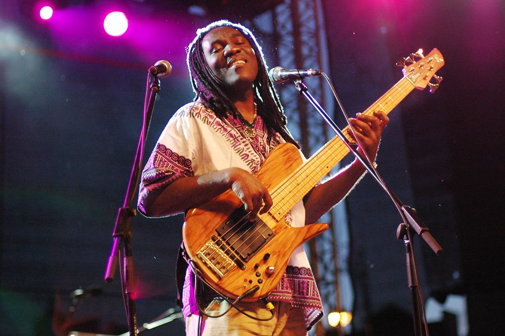 Richard Bona na wrocławskim Rynku w samym środku lata, fot. KB