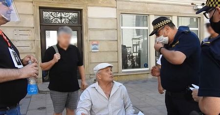 Organizator Jarmarku Jagiellońskiego nasłał strażników miejskich na ulicznego grajka