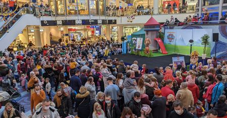 Szturm na galerię. "Omikron było czuć w powietrzu"