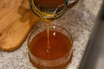 Warto pić szklankę dziennie. Ten sok to prawdziwy dopalacz dla jelit