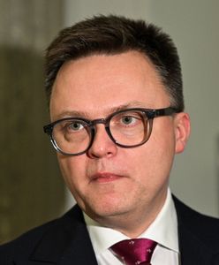PKW nie spieszy się z odpowiedzią Hołowni. Chodzi o mandat po Kamińskim