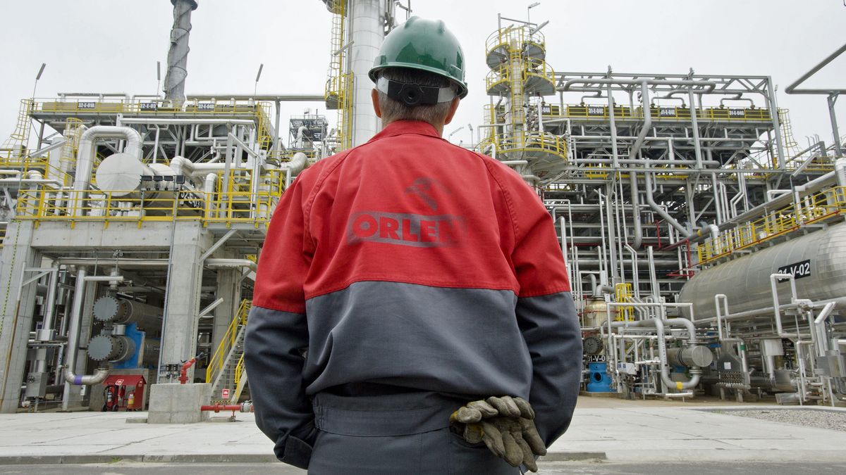 PKN Orlen poinformował o wstrzymaniu dostaw ropy rurociągiem Przyjaźń