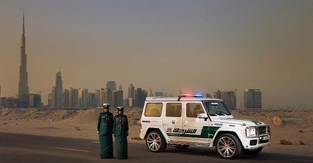 Mercedes G63 AMG Brabus - 700-konny radiowóz z Dubaju
