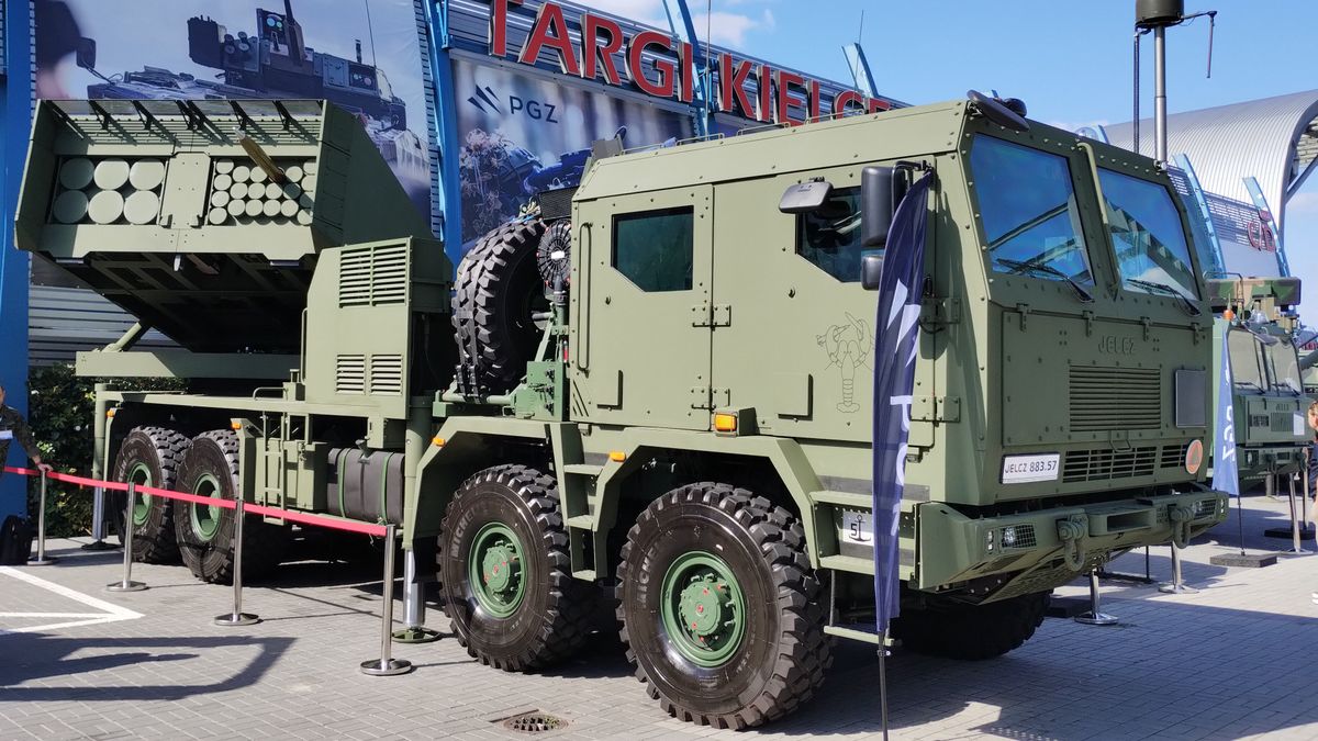 Prototypowa wyrzutnia Homar-K na podwoziu Jelcza na Międzynarodowym Salonie Przemysłu Obronnego w Kielcach, wrzesień 2023 roku