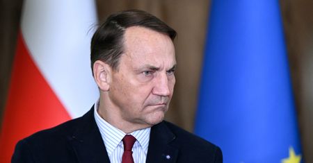 MSZ odpowiada Nawrockiemu. Pokazali zdjęcie Sikorskiego