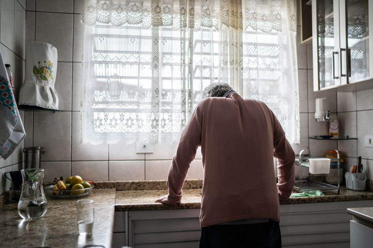 Chciał inwestować w dewizy. 87-latek stracił fortunę