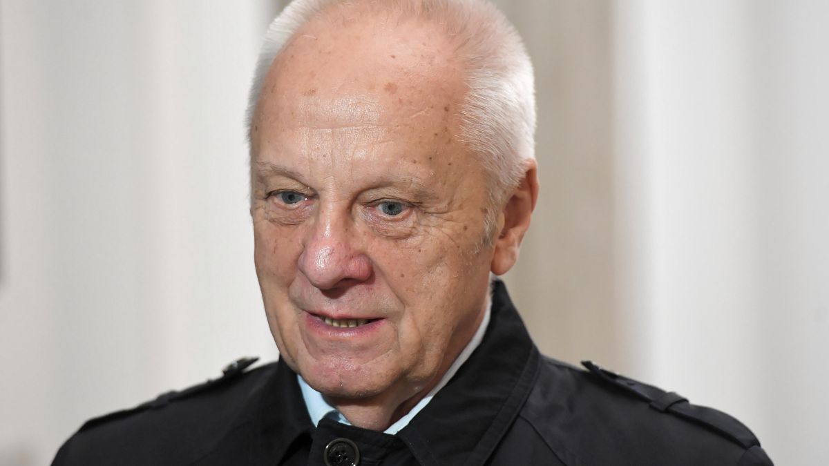 Niesiołowski, zgodnie z decyzją sądu, ma otrzymać 450 tys. zł