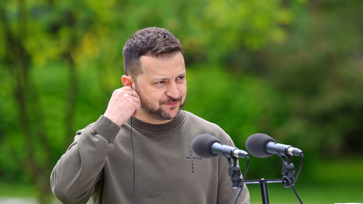 Wo�odymyr Ze�enski
Kij�w, Ukraina, 10.05.2024. Prezydent Ukrainy Wo�odymyr Ze�enski podczas wsp�lnej konferencji prasowej z prezydent Republiki S�owackiej Zuzan� Chaputov� w Kijowie, 10 bm. Trwa inwazja Rosji na Ukrain�. (jm) PAP/Viktor Kovalchuk
Viktor Kovalchuk
inwazja, konferencja, konferencja prasowa, wizyta, wojna, zagraniczna, konferencja konferencji