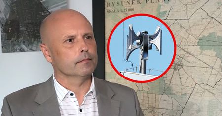 To w jego gminie spadł dron. Mówi co robić, kiedy wyją syreny