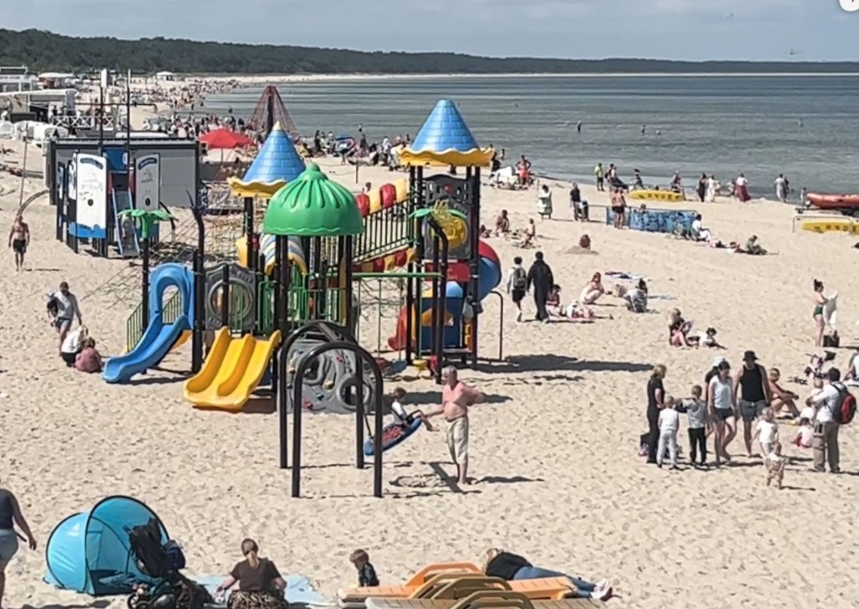 Wideo z polskiego kurortu. Tak wyglądały plaża i deptak