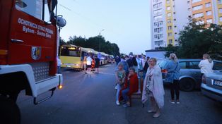 Wybuch gazu w bloku w Bytomiu. Mieszkańcy czterech pięter spędzili noc poza domem. Biegły będzie określał przyczynę zdarzenia