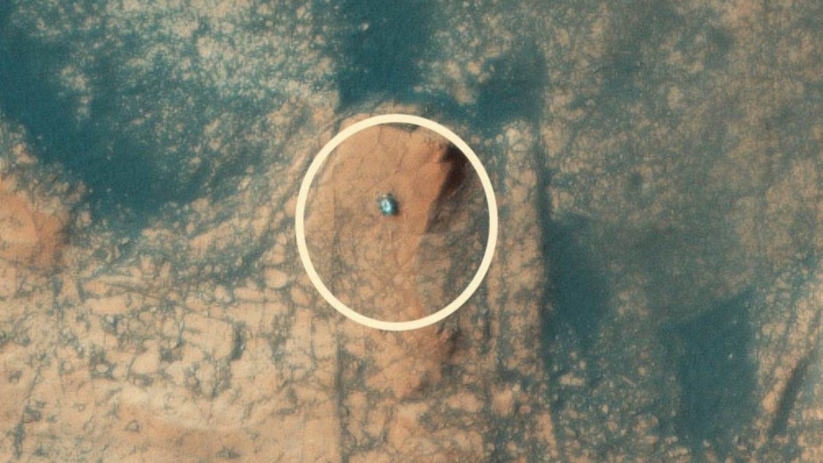 NASA pokazała niezwykłe zdjęcie z Marsa, na którym widać łazika Curiosity