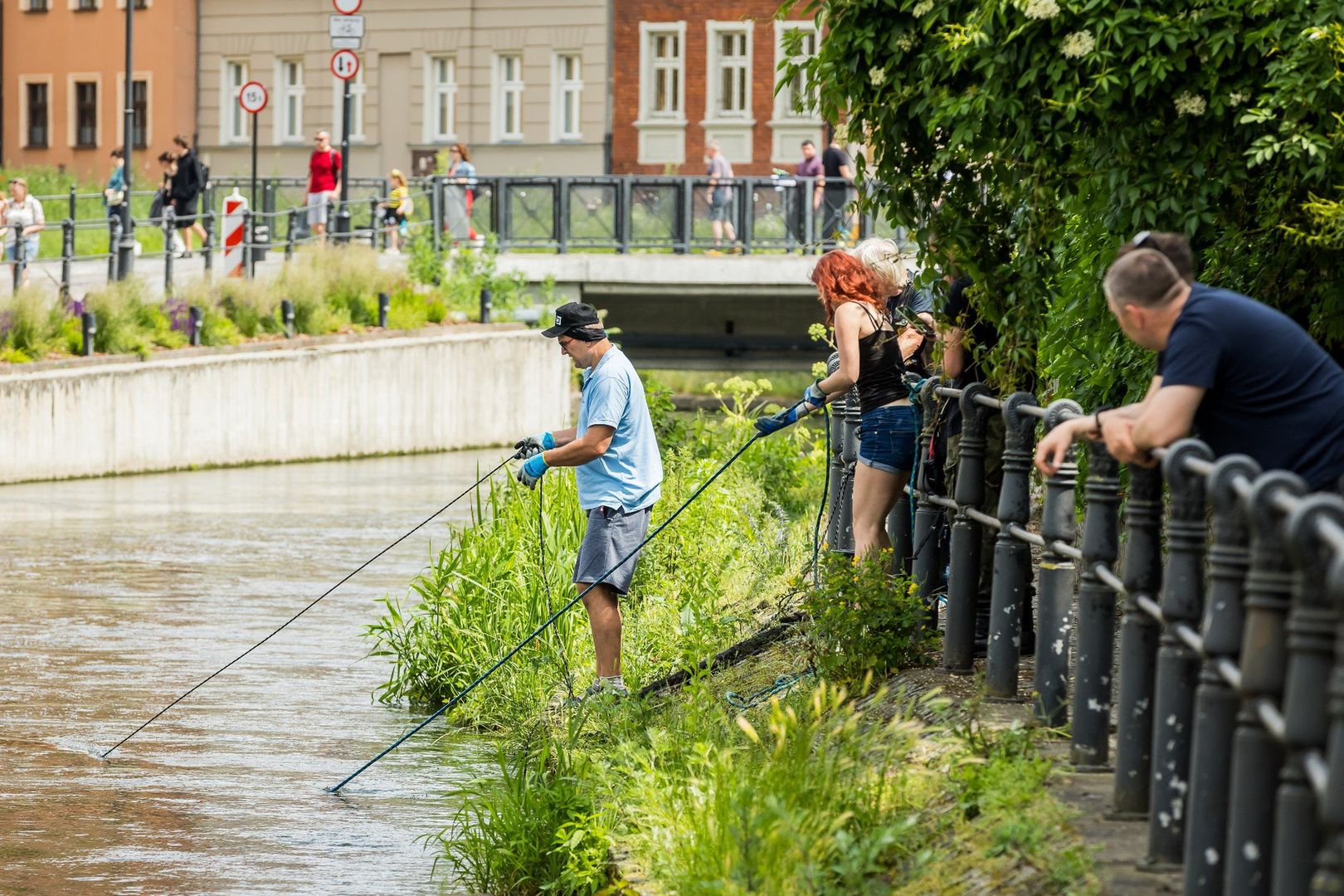 W sobotę (7 czerwca) odbyła się druga edycja akcji Czyste Rzeki Bydgoszczy. W jej ramach można było spróbować swoich sił w czyszczeniu rzeki przy pomocy magnesu neodymowego.